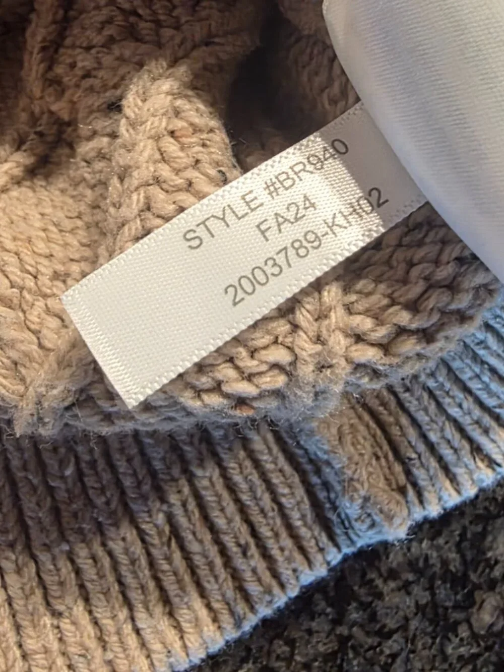 J.Crew Men's Classic Cable Knit Sweater / Medium / Oatmeal / BR940